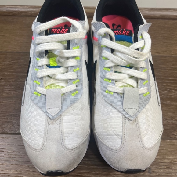 Nike Air Max Pre-Day Platinum Volt Running Shoes DZ4399-100 Men's Size 11.5 - Picture 2 of 8